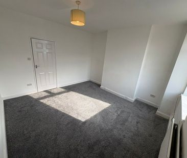 2 bed Terraced - To Let - Photo 3