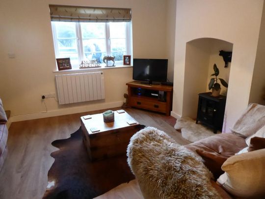 2 bedroom semi-detached house to rent - Photo 1