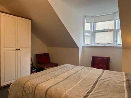 1 Bed Flat, Stirling Street, AB11 - Photo 4