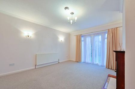3 bedroom semi-detached house to rent - Photo 4