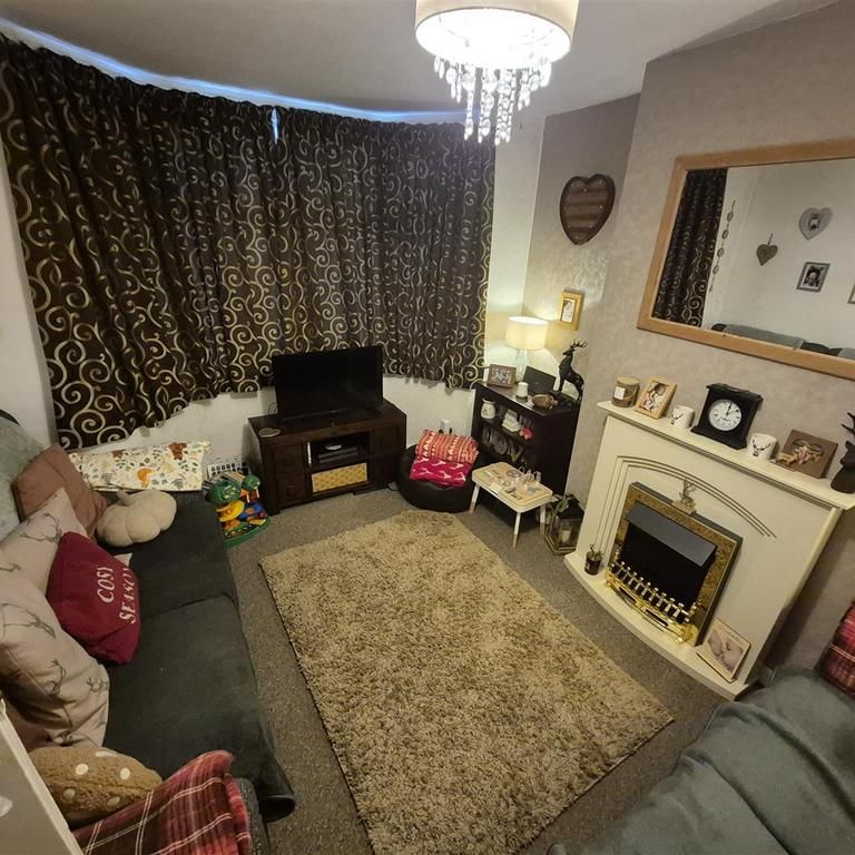 3 bedroom terraced house to rent - Photo 1