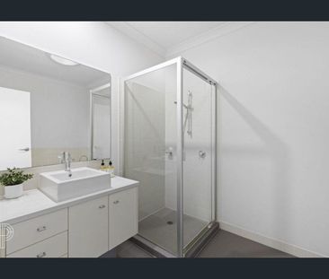 32 Macquarie Street, Wakerley, Qld 4154 - Photo 6