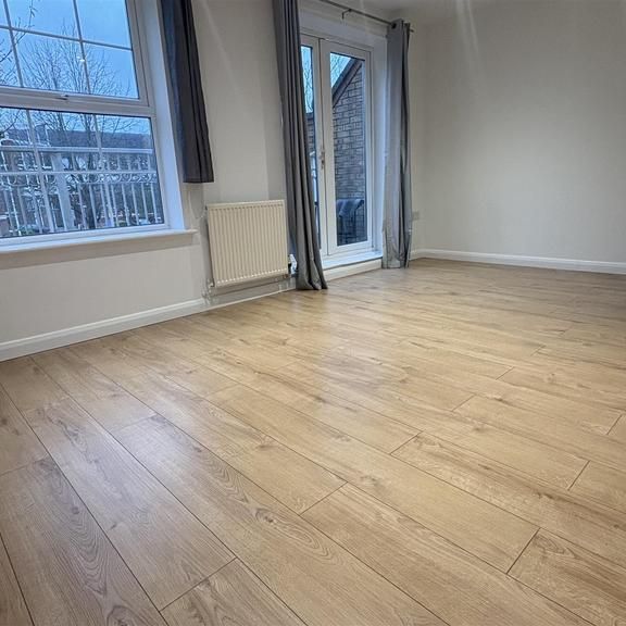 4 bedroom townhouse to rent - Photo 1