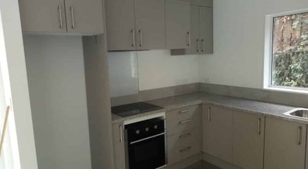 3 Bed with Privacy, Top School Zone & Convenience - Photo 4