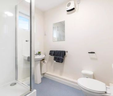 Premium Ensuite - Photo 4