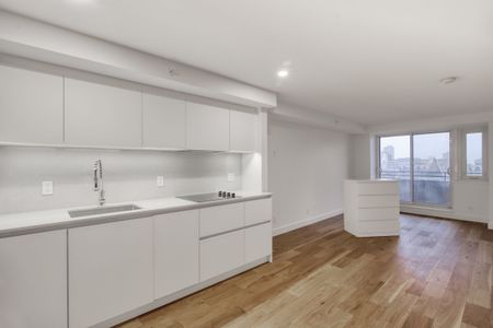 3460 Peel Street - Photo 4