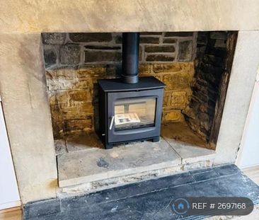 2 bedroom semi-detached house to rent - Photo 4