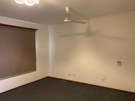 Comfortable family home!! - Photo 4