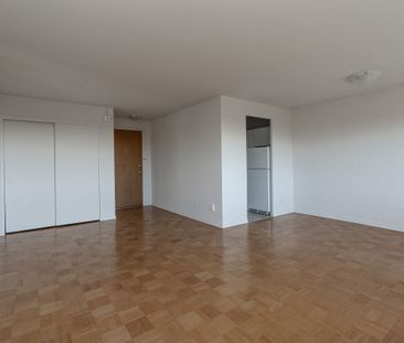 150 The Donway West - Photo 6