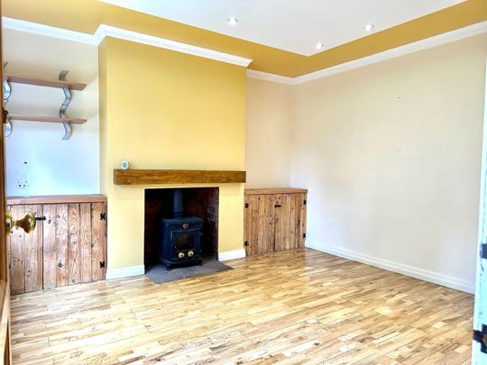 3 Bed Semi-Detached House, Pinners Croft, CV2 - Photo 1