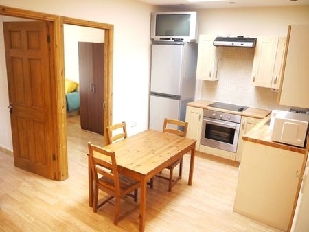 3 Bed Flat, Barking Road, E13 - Photo 4