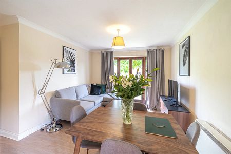 2 Bed, Apartment - Photo 2