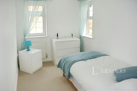 2 bedroom semi-detached house to rent - Photo 4