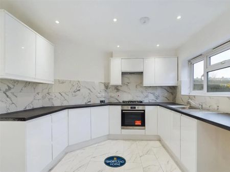 Beake Avenue, Radford, Coventry - Photo 2