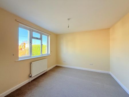 2 bedroom detached bungalow to rent - Photo 3
