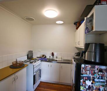 Low-Maintenance Living in the Heart of Thornbury - Photo 3