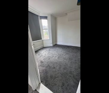 4 Bed Terraced House, Grosvenor Road, E10 - Photo 5