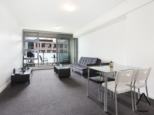 Modern Two Bedroom Apartment in the Heart of Ultimo - Photo 1