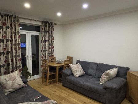 2 bedroom semi-detached bungalow to rent - Photo 4