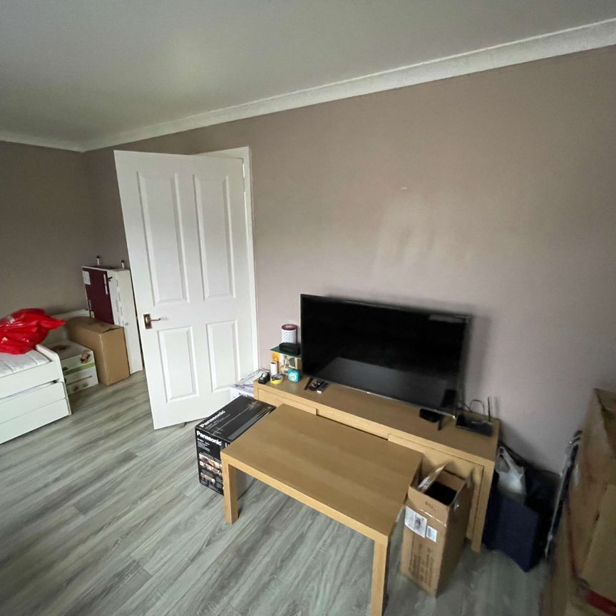 2855L - Hermits Croft, Edinburgh, EH8 9RF - Photo 1