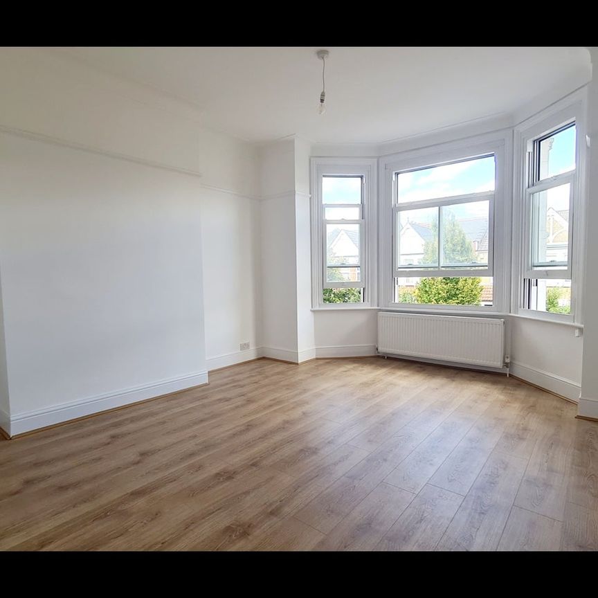 1 Bed Flat, Maidstone Road, N11 - Photo 1