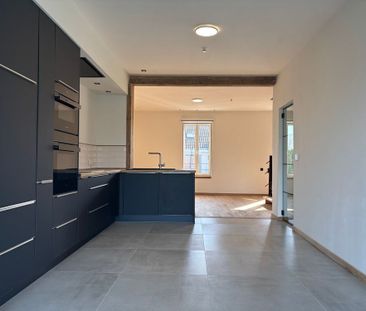 Karaktervolle gerenoveerde woning met zonnig terras in Zottegem - Photo 5