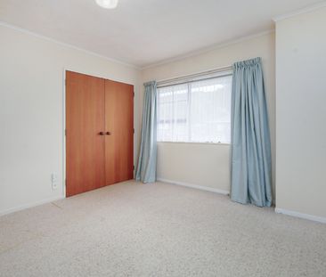 110 Oxford St, Tawa - Photo 2
