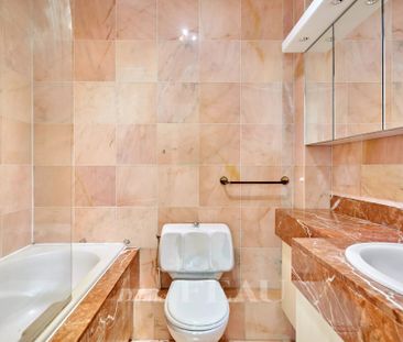 Location studio, Paris 6ème (75006), 1 pièce, 30.65 m², ref 86506095 - Photo 1