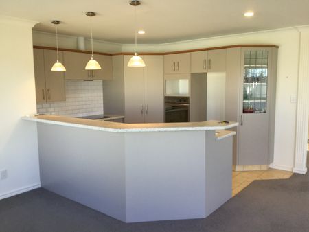 Established Home is Papamoa - Papamoa - Photo 3