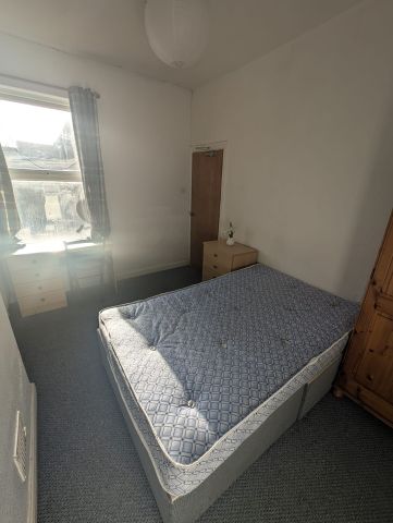 Room in a Shared House, Furness Road, M14 - Photo 5