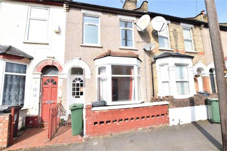 3 bedroom terraced house to rent - Photo 4