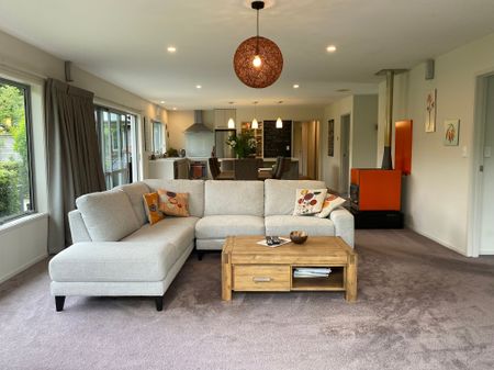 Stunning Family Home in Wairoa Minden - Photo 2