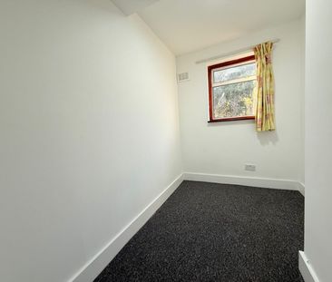 Two bedroom Ground Floor Flat close to seven king station-1850 - Photo 1
