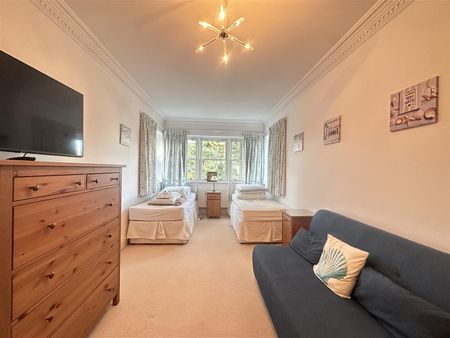 4 Bedroom House - Photo 3