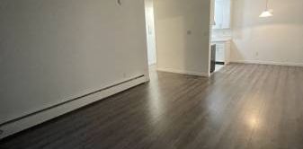 One Bedroom Suites Near VGH - Photo 2