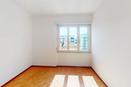 Affittasi 4.5 locali al 2° piano con balcone - Foto 3