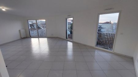 location Appartement T4 DE 117m² À BOURGOIN JALLIEU - Photo 3