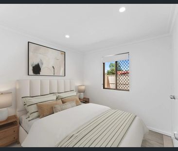 Stylish, Low-Maintenance Villa in Prime Como Location - Photo 3