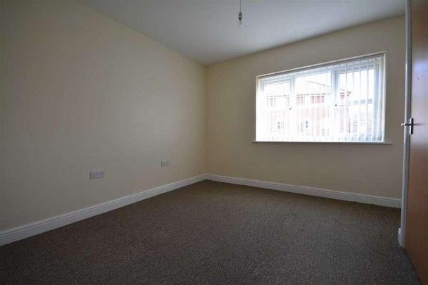 Gas Street, Platt Bridge, Wigan, WN2 - Photo 1