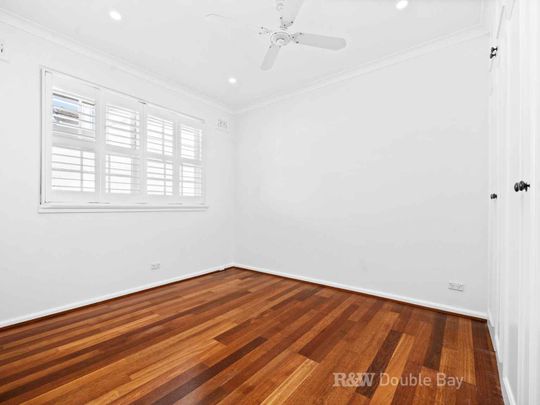 Two Bedroom Sanctuary in leafy Setting, Steps To Queen St Village Cafes - Photo 1