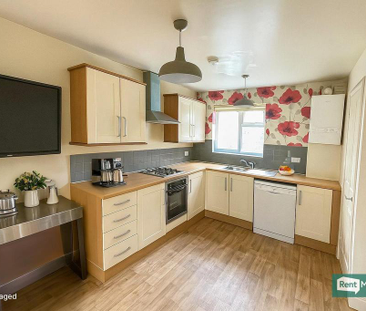 2 bedroom end of terrace house to rent - Photo 4