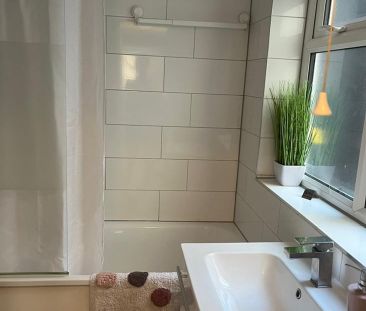 1 Bed Flat, Russell Square, BN1 - Photo 3