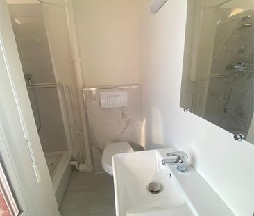 Location Appartement 1 pièce 12m² - Photo 2