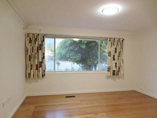 1/33 Carwarp Street, Macleod - Photo 1