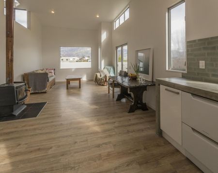Charming two-story home. - Photo 2