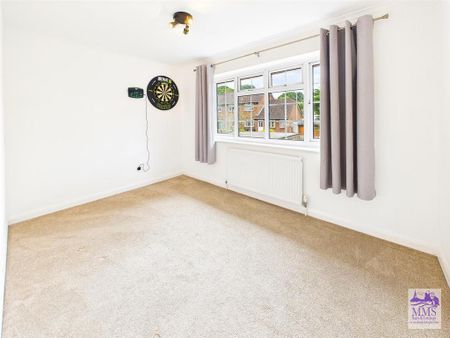 3 bedroom end of terrace house to rent - Photo 4