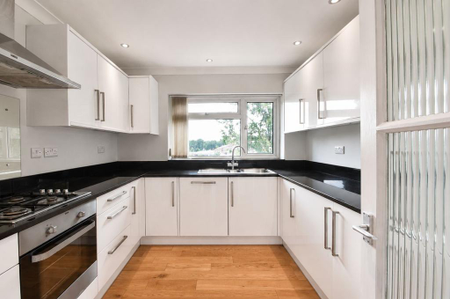 2 bedroom apartment to rent - Photo 3