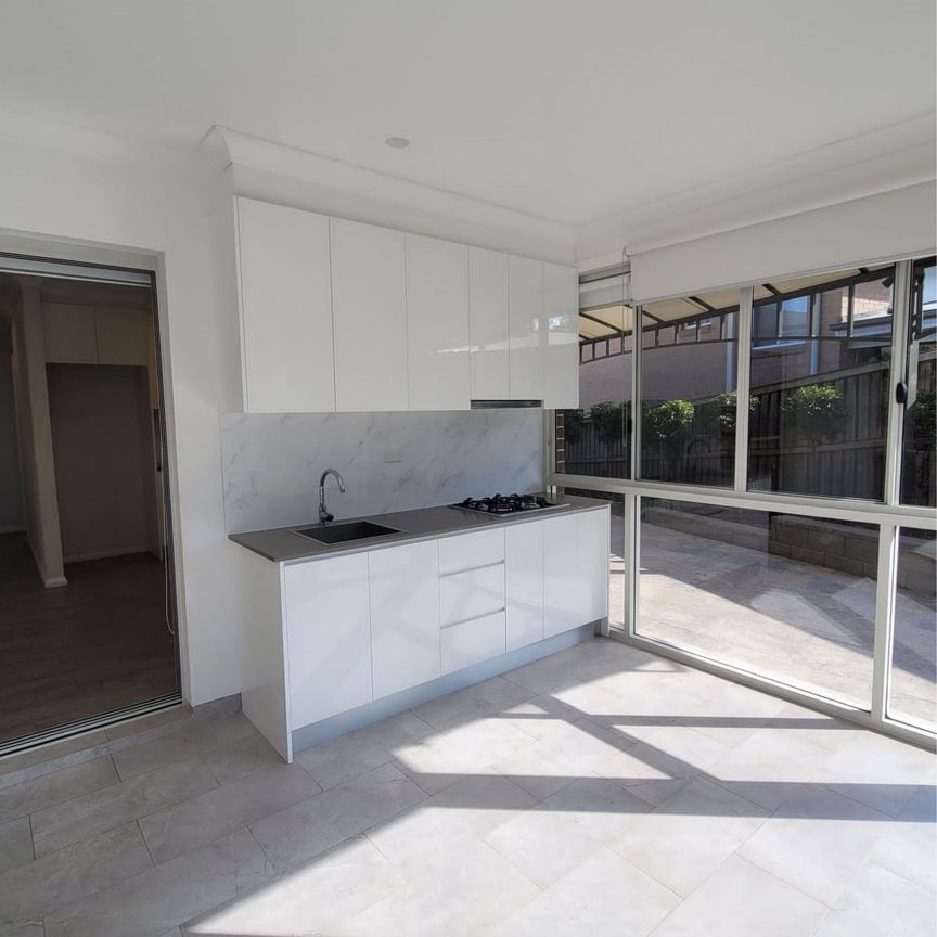 STAR QUALITY GRANNY FLAT! - Photo 1