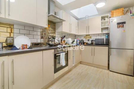 1 bedroom in a flat share to rent - Photo 5