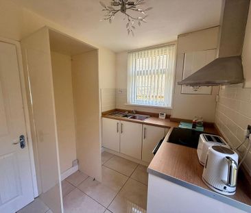 3 bedroom semi-detached house to rent - Photo 3